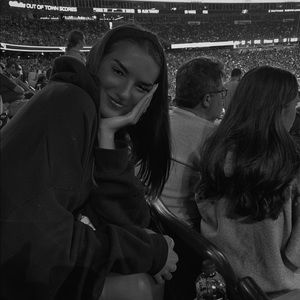 Meet your Posher, Antonia